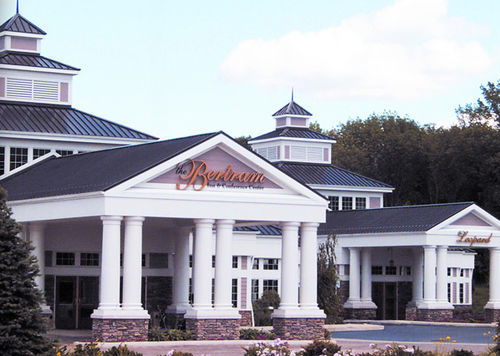 Bertram Inn And Conference Center Aurora Buitenkant foto